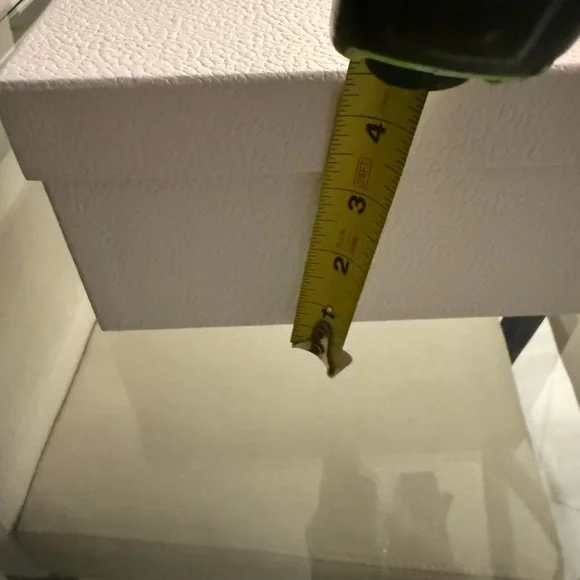 Authentic Dior women’s shoe box (empty) with Dior authenticity card - Picture 7 of 7